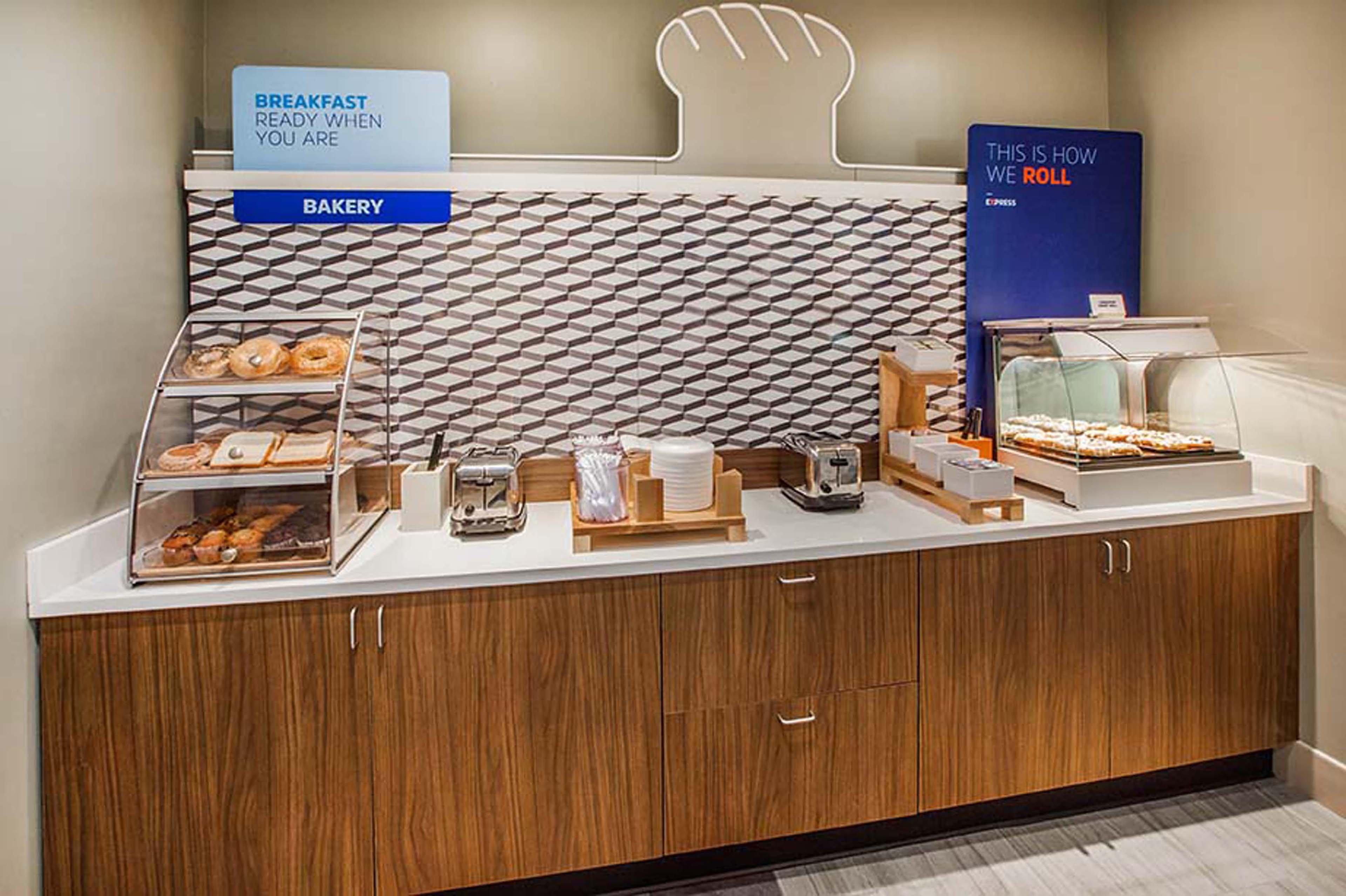 Holiday Inn Express & Suites Bay City By Ihg Экстерьер фото